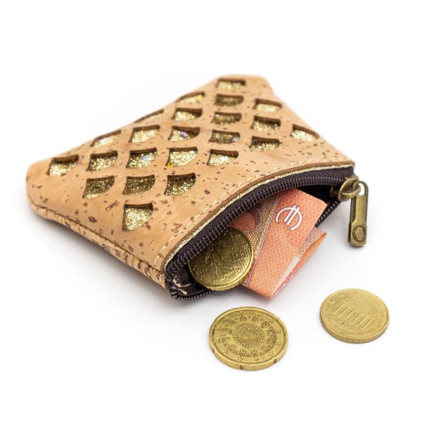 Majhna denarnica iz plute okrašena z zlato sijočo tkanino